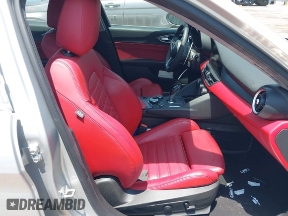 2019 Alfa Romeo Giulia Ti z VIN ZARFANBN6K7609476, wystawiony jako IAAI lot #42343594 z przebiegiem 28 848 mil mil oraz . Historia ofert i sprzedaży dostępna na DreamBid. Obrazek 5.