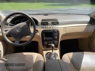 2001 Mercedes-Benz S 55 AMG z VIN WDBNG73J31A199344, wystawiony jako Copart lot #62281285 z przebiegiem 73 112 mil mil oraz Czysty tytuł • Clean title. Historia ofert i sprzedaży dostępna na DreamBid. Obrazek 9.