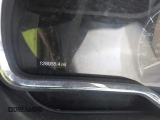 2014 Lincoln MKT EcoBoost z VIN 2LMHJ5AT9EBL53512, wystawiony jako IAAI lot #42330434 z przebiegiem 128 950 mil mil oraz . Historia ofert i sprzedaży dostępna na DreamBid. Obrazek 15.