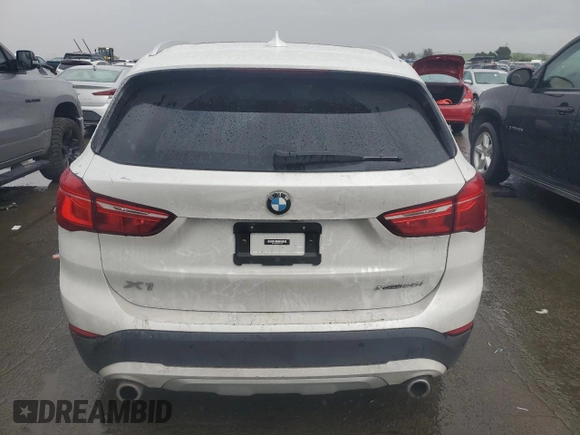 2022 BMW X1 xDrive28i z VIN WBXJG9C02N5V14574, wystawiony jako Copart lot #43834285 z przebiegiem 63 266 mil mil oraz Szkoda całkowita • Salvage title. Historia ofert i sprzedaży dostępna na DreamBid. Obrazek 6.