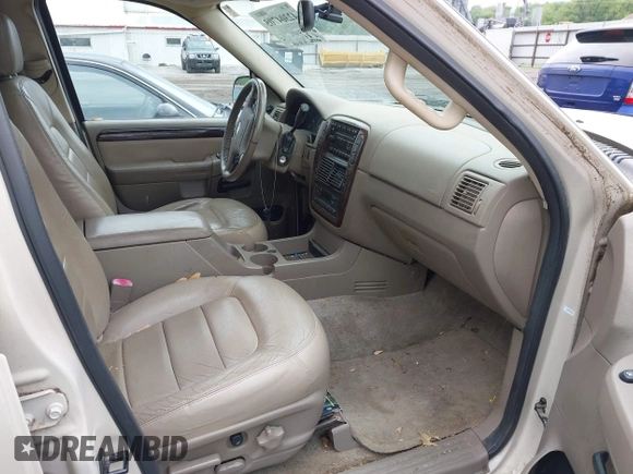 2005 Ford Explorer Limited with VIN 1FMDU75W75ZA09868, listed as a IAAI auction lot 42304705 with 213,776 mi miles and . Bid and sale history available at DreamBid. Image 5.
