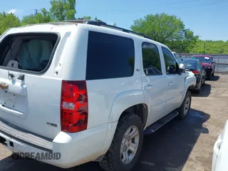 2010 Chevrolet Tahoe LT z VIN 1GNUKBE09AR176081, wystawiony jako IAAI lot #42085905 z przebiegiem 349 312 mil mil oraz . Historia ofert i sprzedaży dostępna na DreamBid. Obrazek 14.