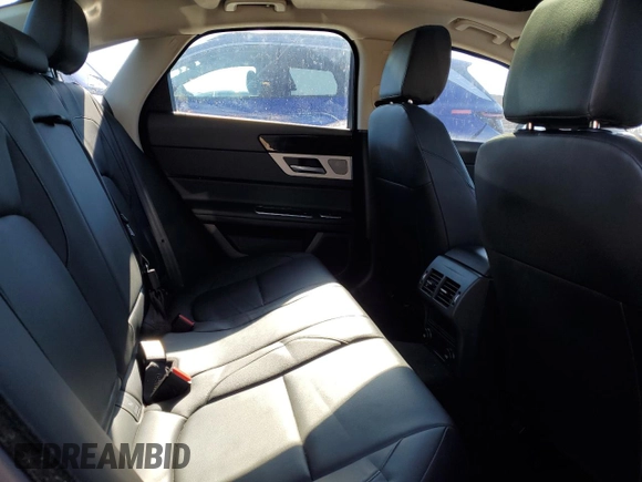 2017 Jaguar XF 35t z VIN SAJBR4BV5HCY26594, wystawiony jako Copart lot #44709485 z przebiegiem 29 522 mil mil oraz Szkoda całkowita • Salvage title. Historia ofert i sprzedaży dostępna na DreamBid. Obrazek 10.