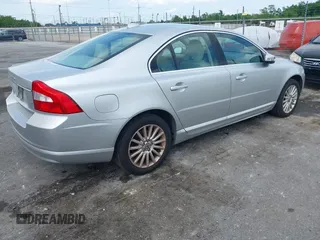 2007 Volvo S80 I6 with VIN YV1AS982871041161, listed as a IAAI auction lot 42171679 with 176,275 mi miles. Bid and sale history available at carsss.com. Image 4.