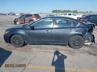 2016 Nissan Altima S z VIN 1N4AL3AP9GC121181, wystawiony jako IAAI lot #42227421 z przebiegiem 135 545 mil mil oraz . Historia ofert i sprzedaży dostępna na DreamBid. Obrazek 14.