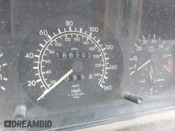1987 Mercedes-Benz 300 E z VIN WDBEA30DXHA466708, wystawiony jako IAAI lot #41518078 z przebiegiem 166 202 mil mil oraz . Historia ofert i sprzedaży dostępna na DreamBid. Obrazek 7.