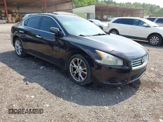 2013 Nissan Maxima S z VIN 1N4AA5AP4DC811689, wystawiony jako IAAI lot #42375651 z przebiegiem 171 523 mil mil oraz . Historia ofert i sprzedaży dostępna na DreamBid. Obrazek 1.
