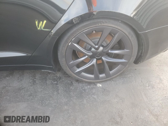 2022 Tesla Model S Plaid z VIN 5YJSA1E64NF461218, wystawiony jako Copart lot #84467644 z przebiegiem Nie podano mil oraz Szkoda całkowita • Salvage title. Historia ofert i sprzedaży dostępna na DreamBid. Obrazek 12.