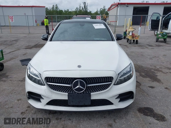 2019 Mercedes-Benz C 300 z VIN 55SWF8EB4KU318644, wystawiony jako IAAI lot #42627064 z przebiegiem 60 400 mil mil oraz . Historia ofert i sprzedaży dostępna na DreamBid. Obrazek 12.
