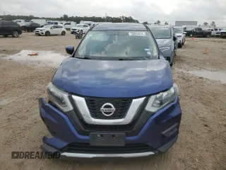 2017 Nissan Rogue S z VIN JN8AT2MTXHW135639, wystawiony jako Copart lot #55834815 z przebiegiem 145 571 mil mil oraz Szkoda całkowita • Salvage title. Historia ofert i sprzedaży dostępna na DreamBid. Obrazek 5.