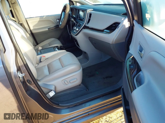2020 Toyota Sienna XLE Auto Access Seat with VIN 5TDYZ3DC9LS036771, listed as a IAAI auction lot 41780540 with 151,745 mi miles. Bid and sale history available at carsss.com. Image 5.