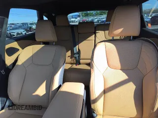2024 Lexus RX 350 z VIN 2T2BAMCA9RC079250, wystawiony jako Copart lot #57477835 z przebiegiem 174 mil mil oraz Szkody całkowita. Historia ofert i sprzedaży dostępna na DreamBid. Obrazek 9.