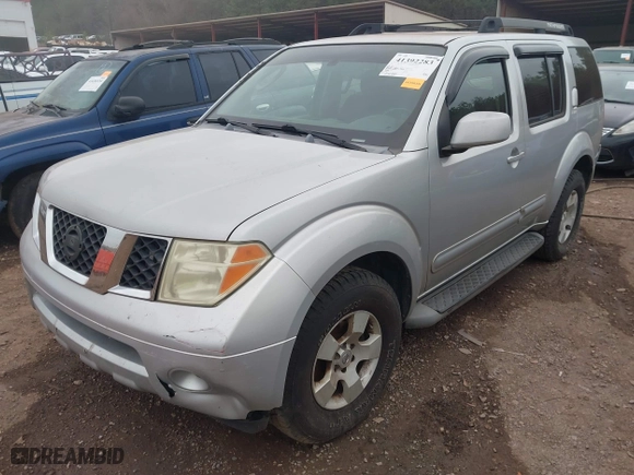 2006 Nissan Pathfinder SE with VIN 5N1AR18UX6C633759, listed as a IAAI auction lot 41392283 with 254,335 mi miles. Bid and sale history available at carsss.com. Image 2.