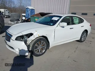 2013 Infiniti M z VIN JN1BY1AR6DM602021, wystawiony jako IAAI lot #41397484 z przebiegiem 226 584 mil mil oraz . Historia ofert i sprzedaży dostępna na DreamBid. Obrazek 20.