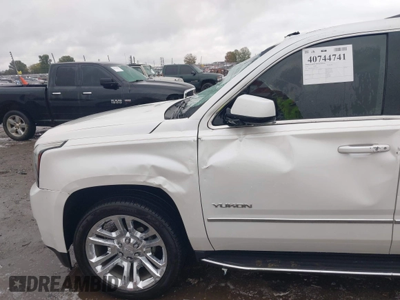 2018 GMC Yukon SLT with VIN 1GKS1BKC8JR392851, listed as a IAAI auction lot 40744741 with 117,028 mi miles. Bid and sale history available at carsss.com. Image 20.
