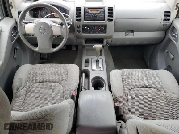 2008 Nissan Frontier SE z VIN 1N6AD07U28C442383, wystawiony jako Copart lot #52042495 z przebiegiem 137 155 mil mil oraz Szkoda całkowita • Salvage title. Historia ofert i sprzedaży dostępna na DreamBid. Obrazek 8.