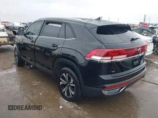 2024 Volkswagen Atlas SE z VIN 1V2LE2CA7RC210703, wystawiony jako IAAI lot #41281929 z przebiegiem Nie podano mil oraz . Historia ofert i sprzedaży dostępna na DreamBid. Obrazek 3.