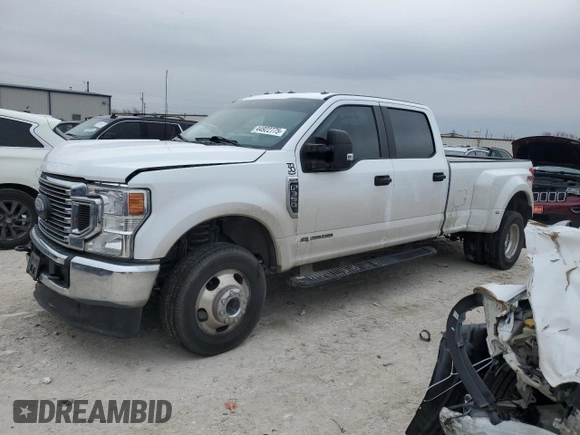 2022 Ford F-350 XL with VIN 1FT8W3DT5NEC61142, listed as a Copart auction lot 44922775 with 132,348 mi miles and Salvage Title. Bid and sale history available at DreamBid. Image 1.