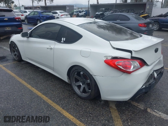 2011 Hyundai Genesis Coupe z VIN KMHHT6KD0BU059084, wystawiony jako IAAI lot #41776762 z przebiegiem 149 115 mil mil oraz . Historia ofert i sprzedaży dostępna na DreamBid. Obrazek 3.