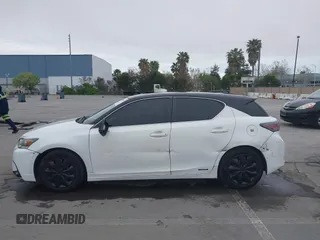 2013 Lexus CT 200h z VIN JTHKD5BH9D2172419, wystawiony jako IAAI lot #41968975 z przebiegiem 221 084 mil mil oraz . Historia ofert i sprzedaży dostępna na DreamBid. Obrazek 14.