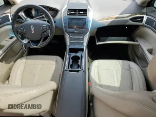 2016 Lincoln MKZ Hybrid z VIN 3LN6L2LU8GR627840, wystawiony jako Copart lot #61486675 z przebiegiem 61 690 mil mil oraz Szkoda całkowita • Salvage title. Historia ofert i sprzedaży dostępna na DreamBid. Obrazek 8.