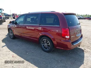 2017 Dodge Grand Caravan SXT with VIN 2C4RDGCG6HR581664, listed as a IAAI auction lot 41986539 with 111,164 mi miles and . Bid and sale history available at DreamBid. Image 3.