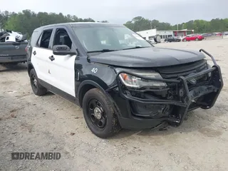 2017 Ford Police Interceptor Utility z VIN 1FM5K8AR9HGE01119, wystawiony jako IAAI lot #42266621 z przebiegiem Nie podano mil oraz . Historia ofert i sprzedaży dostępna na DreamBid. Obrazek 1.