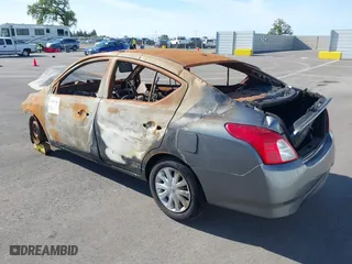 2019 Nissan Versa Sedan SV with VIN 3N1CN7AP0KL821031, listed as a IAAI auction lot 40587193 with 1 mi miles. Bid and sale history available at carsss.com. Image 3.