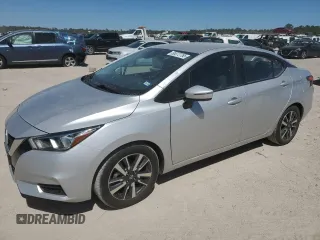 2021 Nissan Versa SV z VIN 3N1CN8EVXML886566, wystawiony jako Copart lot #50072755 z przebiegiem 68 436 mil mil oraz Czysty tytuł • Clean title. Historia ofert i sprzedaży dostępna na DreamBid. Obrazek 1.