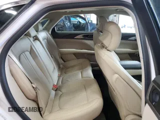 2019 Lincoln MKZ Reserve II z VIN 3LN6L5F95KR609247, wystawiony jako Copart lot #63430845 z przebiegiem 41 835 mil mil oraz Szkoda całkowita • Salvage title. Historia ofert i sprzedaży dostępna na DreamBid. Obrazek 10.