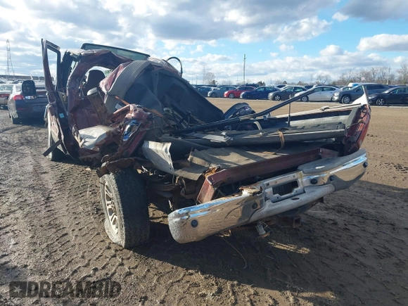 2005 Ford F-250 XL z VIN 1FTSW21P35EC94860, wystawiony jako IAAI lot #41299995 z przebiegiem 241 990 mil mil oraz . Historia ofert i sprzedaży dostępna na DreamBid. Obrazek 3.