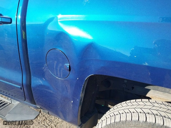 2017 Chevrolet Silverado 1500 LT with VIN 3GCUKREC9HG245776, listed as a IAAI auction lot 41160606 with 104,606 mi miles. Bid and sale history available at carsss.com. Image 6.