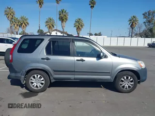 2005 Honda CR-V EX z VIN JHLRD788X5C065557, wystawiony jako IAAI lot #41773871 z przebiegiem 182 060 mil mil oraz . Historia ofert i sprzedaży dostępna na DreamBid. Obrazek 13.