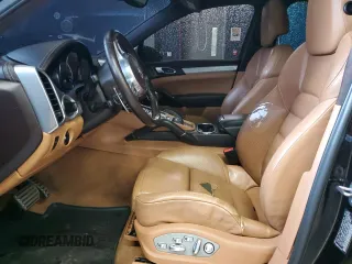 2012 Porsche Cayenne Turbo z VIN WP1AC2A24CLA81660, wystawiony jako Copart lot #58200545 z przebiegiem 161 651 mil mil oraz Czysty tytuł • Clean title. Historia ofert i sprzedaży dostępna na DreamBid. Obrazek 7.