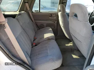 1996 Chevrolet Blazer z VIN 1GNCS13W2T2160393, wystawiony jako Copart lot #70889204 z przebiegiem 118 286 mil mil oraz Czysty tytuł • Clean title. Historia ofert i sprzedaży dostępna na DreamBid. Obrazek 11.