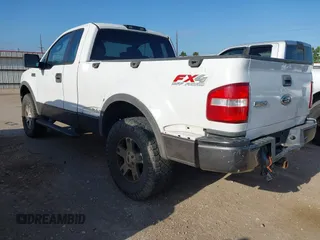 2005 Ford F-150 XLT z VIN 1FTRF04505KC15868, wystawiony jako IAAI lot #42576657 z przebiegiem 195 333 mil mil oraz . Historia ofert i sprzedaży dostępna na DreamBid. Obrazek 3.