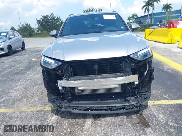 2025 Audi Q5 S line Premium z VIN WA1GAAFYXS2020823, wystawiony jako IAAI lot #42318926 z przebiegiem 9805 mil mil oraz . Historia ofert i sprzedaży dostępna na DreamBid. Obrazek 6.