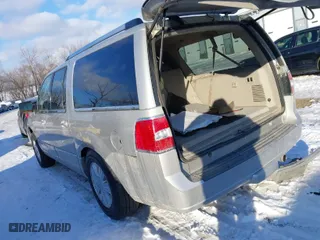 2007 Lincoln Navigator L with VIN 5LMFL28527LJ13754, listed as a IAAI auction lot 41322734 with 198,841 mi miles. Bid and sale history available at carsss.com. Image 3.