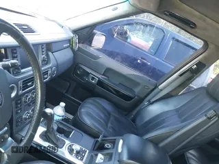 2007 Land Rover Range Rover SC z VIN SALMF13497A239791, wystawiony jako IAAI lot #42035328 z przebiegiem Nie podano mil oraz . Historia ofert i sprzedaży dostępna na DreamBid. Obrazek 7.