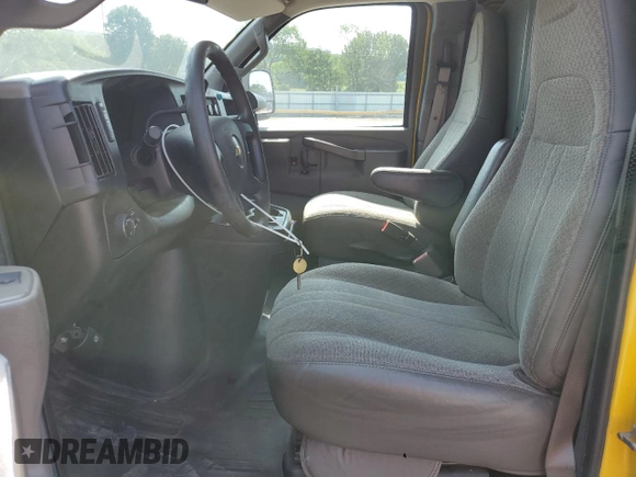 2021 Chevrolet Express Cargo z VIN 1GCWGAFP2M1175043, wystawiony jako Copart lot #59509695 z przebiegiem 225 388 mil mil oraz Czysty tytuł • Clean title. Historia ofert i sprzedaży dostępna na DreamBid. Obrazek 7.