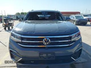 2023 Volkswagen Atlas SEL Premium R-Line z VIN 1V2FE2CA0PC224677, wystawiony jako IAAI lot #41991931 z przebiegiem 22 620 mil mil oraz . Historia ofert i sprzedaży dostępna na DreamBid. Obrazek 13.