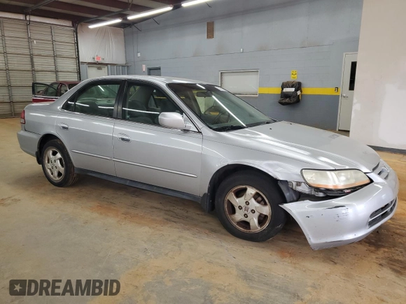 2002 Honda Accord LX z VIN 1HGCG56402A037757, wystawiony jako Copart lot #54346295 z przebiegiem Nie podano mil oraz Szkoda całkowita • Salvage title. Historia ofert i sprzedaży dostępna na DreamBid. Obrazek 4.