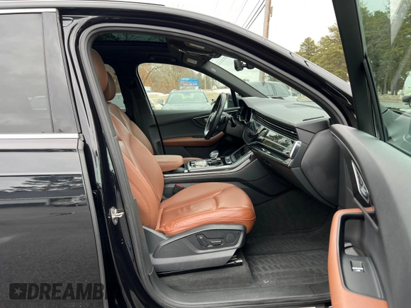 2020 Audi Q7 Premium z VIN WA1AXAF70LD003658, wystawiony jako Copart lot #48668495 z przebiegiem 88 618 mil mil oraz Czysty tytuł • Clean title. Historia ofert i sprzedaży dostępna na DreamBid. Obrazek 5.