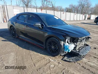 2021 Toyota Camry XSE z VIN 4T1K61AK7MU595582, wystawiony jako IAAI lot #41586158 z przebiegiem 54 612 mil mil oraz . Historia ofert i sprzedaży dostępna na DreamBid. Obrazek 1.