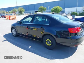 2014 Volkswagen Jetta SE with VIN 3VWD17AJ9EM372677, listed as a IAAI auction lot 42406449 with 266,331 mi miles and . Bid and sale history available at DreamBid. Image 3.