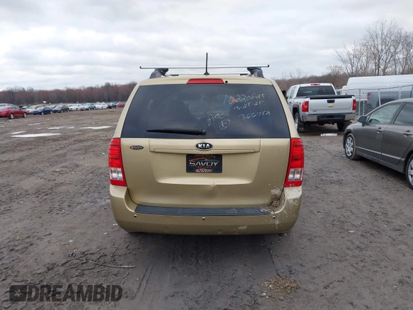 2011 Kia Sedona LX with VIN KNDMG4C74B6366752, listed as a IAAI auction lot 41920267 with 100,616 mi miles. Bid and sale history available at carsss.com. Image 15.