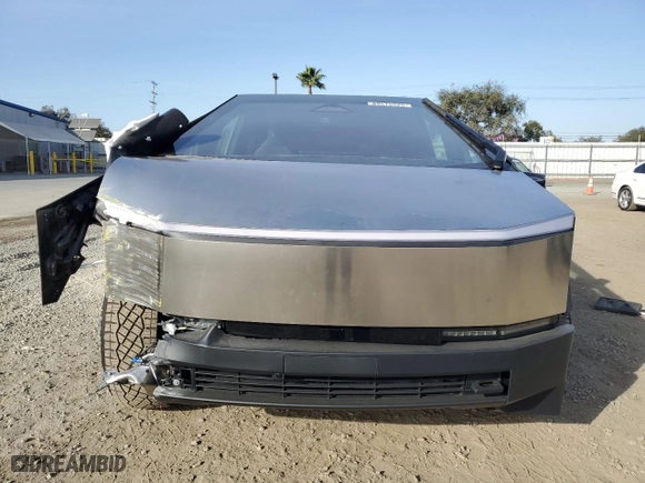 2024 Tesla Cybertruck with VIN 7G2CEHED1RA021263, listed as a Copart auction lot 89275525 with 4,114 mi miles and Salvage Title. Bid and sale history available at carsss.com. Image 5.