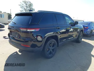 2023 Jeep Grand Cherokee Laredo with VIN 1C4RJHAGXPC620670, listed as a IAAI auction lot 41994015 with 15,893 mi miles and . Bid and sale history available at DreamBid. Image 4.