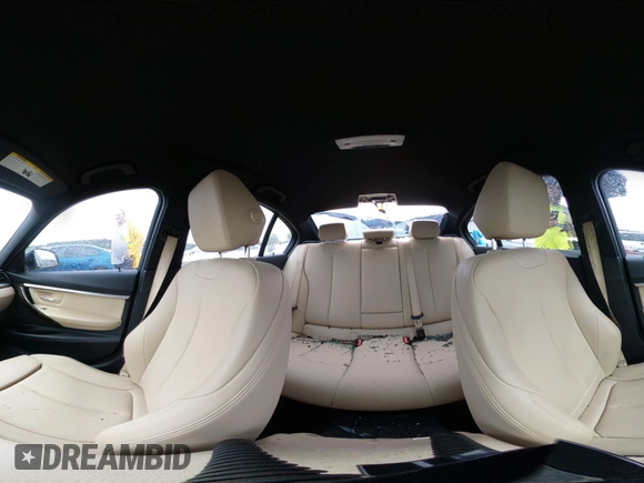 2017 BMW 3 Series 330i с VIN WBA8B9G54HNU48756, выставлен на аукционе IAAI как лот 42464818 с пробегом 82 871 миль миль и . История ставок и продаж доступна на DreamBid. Изображение 19.