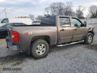 2008 Chevrolet Silverado 1500 LT w/1LT with VIN 2GCEK13M181168234, listed as a Copart auction lot 44300925 with 294,154 mi miles and Salvage Title. Bid and sale history available at carsss.com. Image 3.